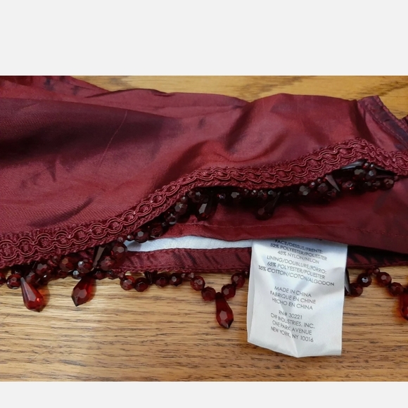 Peri Argentina (1) crescent valance 32" x 22" OPEN BOX/REPACKAGED Burgandy - Picture 8 of 13